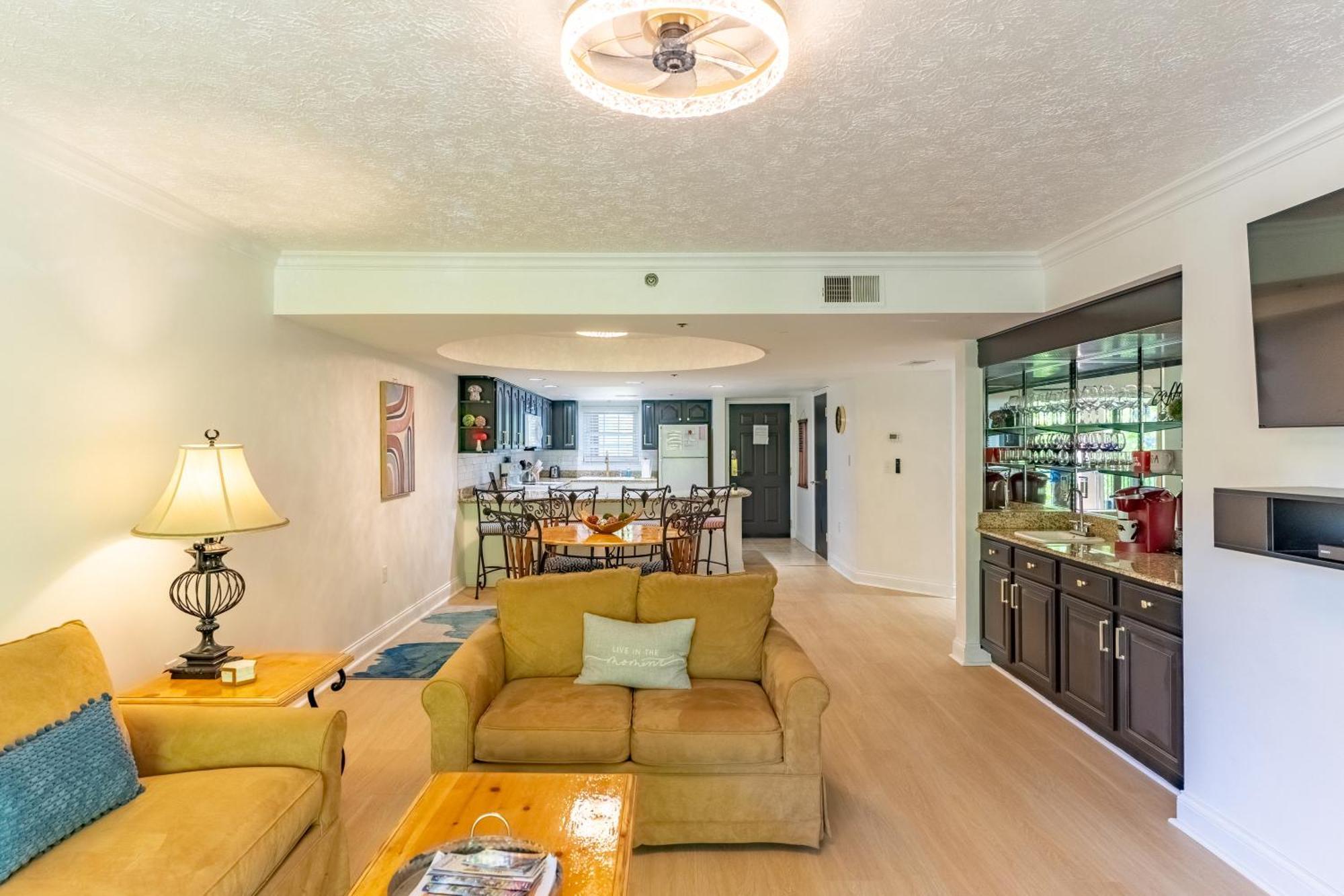 Luxurious Condo, Pool, Fireplace, Hiking Gatlinburg Eksteriør billede
